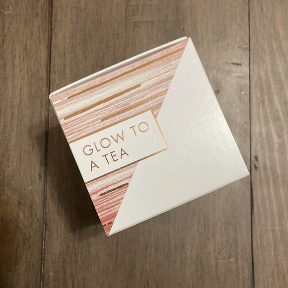 BNIB Volition Beauty glow moisturizer - Picture 4 of 4